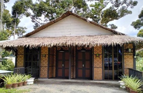 Kampung Kuala Kenas Hotel | CHALET MASPINE D'RUMAH BONDA RIVER VIEW Kuala Kangsar
