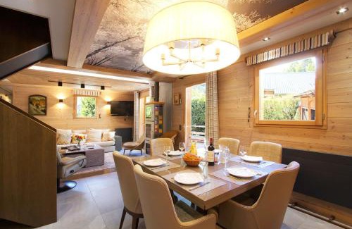 Venosc Ski Chalet | Chalet Meleze by Leavetown Vacations