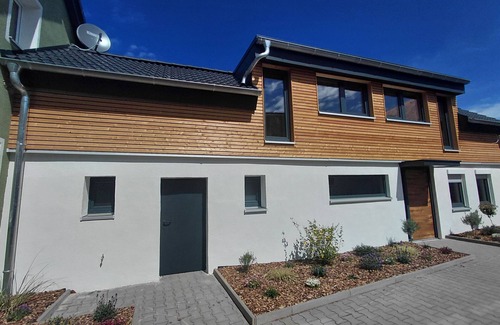 Breitenguessbach Ski Chalet | Chalet 'Milena' with Shared Terrace, Shared Garden and Wi-Fi