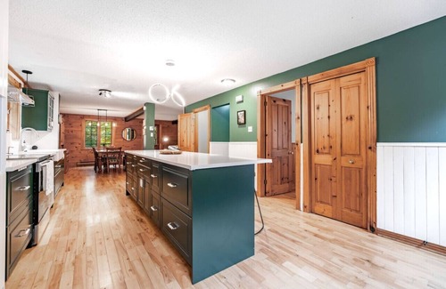 Cantley Ski Chalet | Chalet Mont Cascades Spa and Games