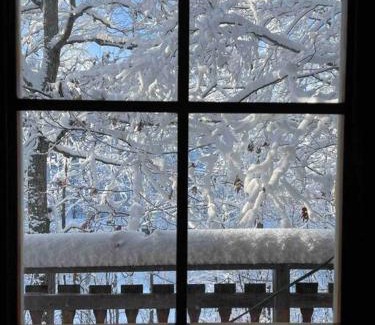 Cantley Ski Chalet | Chalet Mont Cascades w/Spa & Fibre Optic Internet