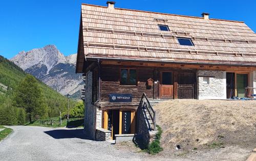 Ceillac Ski Chalet | Chalet montagne 10 personnes