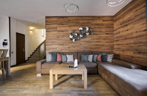 Bukovel Ski Chalet | CHALET NEBO
