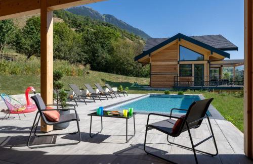 Aime Ski Chalet | Chalet neuf, Jacuzzi, piscine privée mai-sept, pétanque, proche Paradiski