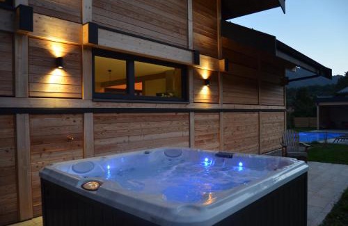 Aime Ski Chalet | Chalet neuf, Jacuzzi, piscine privée mai-sept, pétanque, proche Paradiski