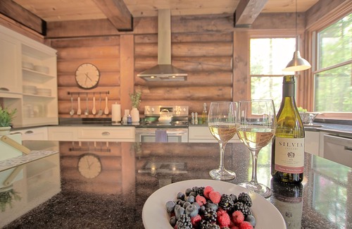 Lac Superieur Village Ski Chalet | Chalet Nordic
