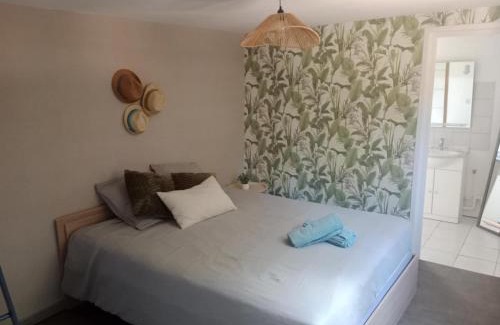 Charleval Apartment | Chalet normand