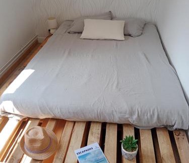 Charleval Apartment | Chalet normand