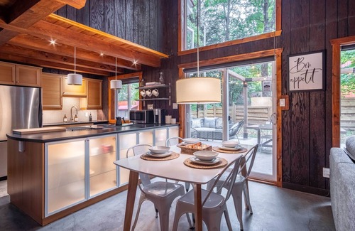 Orford Ski Chalet | Chalet Norwegian , Turn Key Amenities + Pet Friendly + Hi Speed WiFi