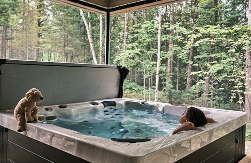 Chertsey Ski Chalet | Chalet Nova - Spa, Sauna & Nearby Lakes
