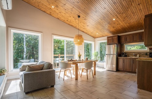 Chertsey Ski Chalet | Chalet Ohana - Intimate forest and spa - Pets welcome!