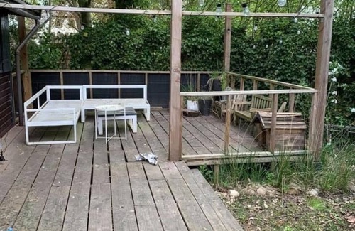 Hoevelaken House | Chalet on park with private water in Hoevelaken