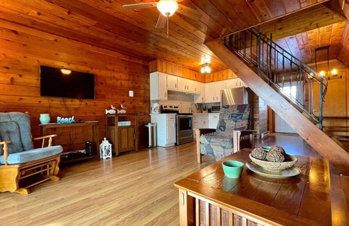 Stevensville House | Chalet on the Lake 60 w/Beach Access, Pools, Sport Courts, Fishing Pond & more!