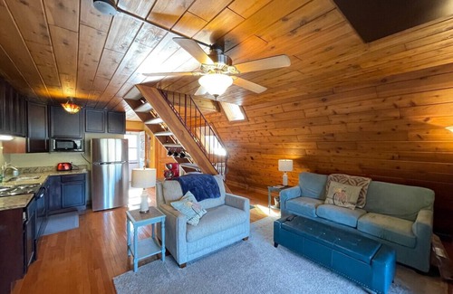 Stevensville House | Chalet on the Lake 91 w/Beach Access, Pools, Sport Courts, Fishing Pond & more!