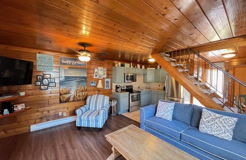 Stevensville House | Chalet on the Lake 79 w/Beach Access, Pools, Sport Courts, Fishing Pond & more!