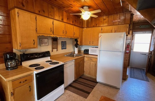 Stevensville House | Chalet on the Lake 56 w/Beach Access, Pools, Sport Courts, Fishing Pond & more!