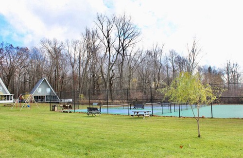 Stevensville House | Chalet on the Lake 55 w/Beach Access, Pools, Sport Courts, Fishing Pond & more!
