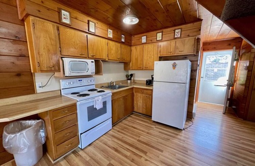 Stevensville House | Chalet on the Lake 39 w/Beach Access, Pools, Sport Courts, Fishing Pond & more!
