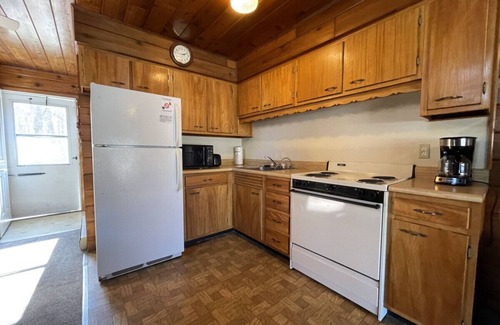 Stevensville House | Chalet on the Lake 94 w/Beach Access, Pools, Sport Courts, Fishing Pond & more!