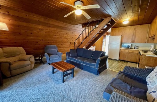Stevensville House | Chalet on the Lake 80 w/Beach Access, Pools, Sport Courts, Fishing Pond & more!