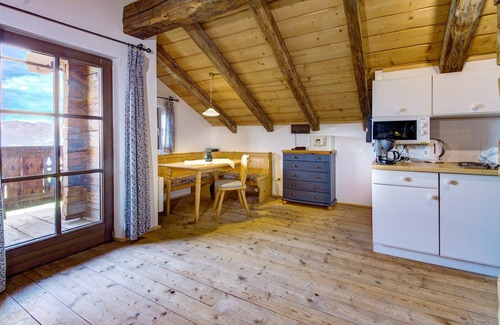Zettersfeld Ski Resort Apartment | Chalet on Zettersfeld with Dolomites Views