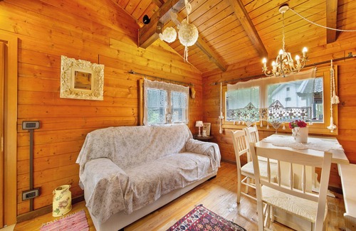 Forno di Zoldo Ski Chalet | Chalet 'Orserose I Scarpet' with Mountain View, Shared Terrace and Wi-Fi