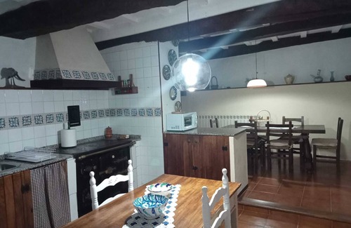 Becerrea House | Chalet 'Palacio De Cantiz' with Private Terrace, Private Garden and Wi-Fi