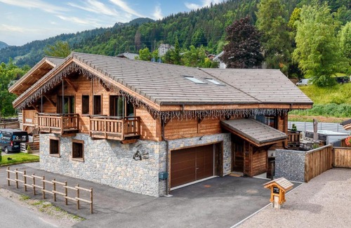 Morzine Ski Chalet | Chalet Paradis Blanc Morzine