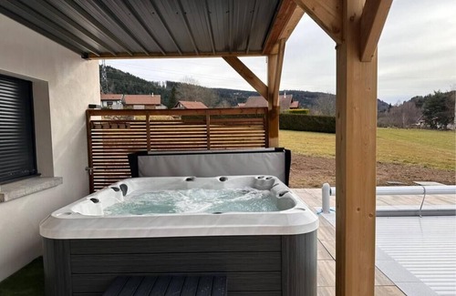 Gerbepal Ski Chalet | Chalet PLUME D'EAU - 11 pers - SWIMMING POOL/PETANQUE/BABY-FOOT - 10min from GERARDMER
