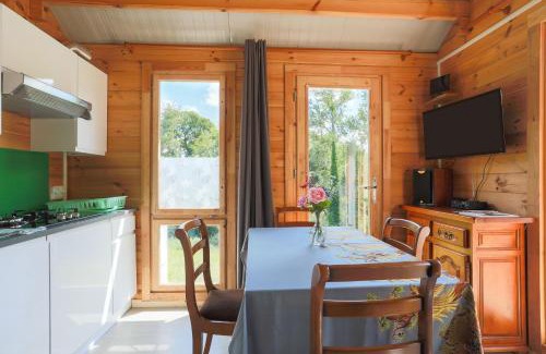 Plouegat-Moysan Ski Chalet | Chalet Pondok Indah