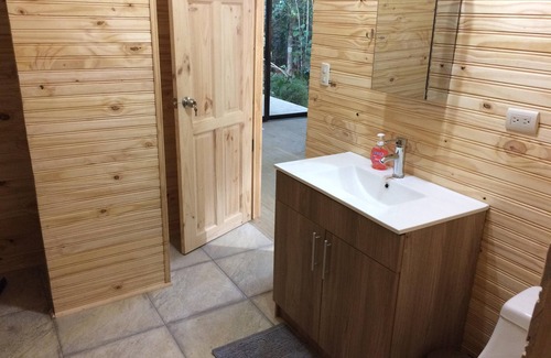 San Gerardo de Dota Ski Chalet | Chalet Quetzal on the river Savegre