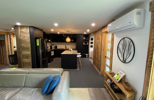Saint Zenon Ski Chalet | Chalet Relaxant sur Lac Forêt