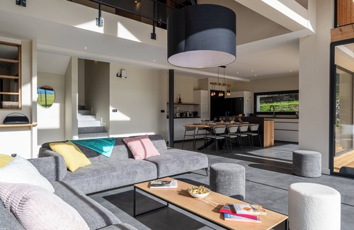 La Motte-en-Bauges Ski Chalet | Chalet 'Rossanaz' with Mountain View, Wi-Fi and Air Conditioning