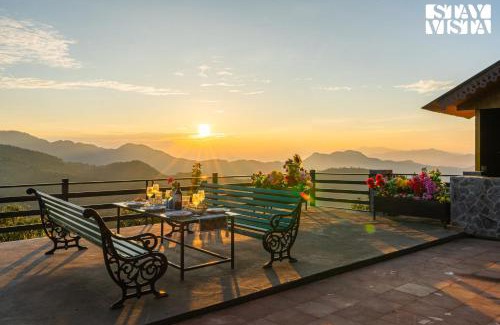 Tehri Range Villa | Chalet Rushli - Free Breakfast with Valley View at Mussoorie by StayVista