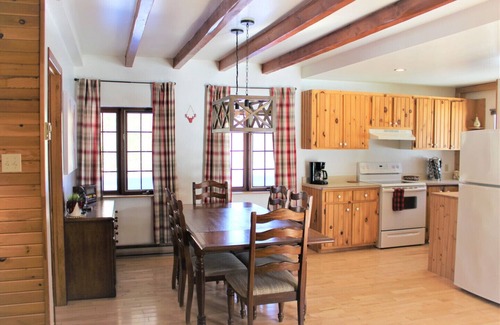 Lac-Superieur House | Chalet Rustique CRDS Tremblant - FREE WIFI (CITQ 269835)