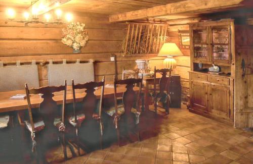 Saint-Nicolas-la-Chapelle Ski Chalet | Chalet spacieux à Saint-Nicolas-la-Chapelle avec cheminée