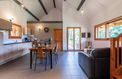 Faverges-Seythenex Ski Chalet | Chalet 'Sambuy - Val De Tamié' with Mountain View, Private Terrace and Wi-Fi