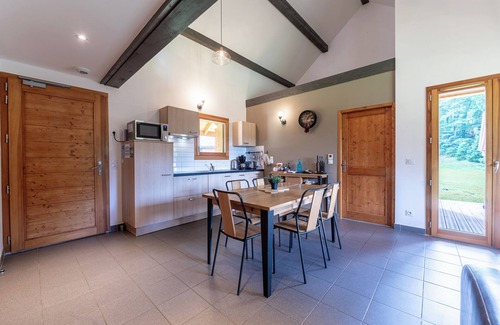 Faverges-Seythenex Ski Chalet | Chalet 'Sambuy - Val De Tamié' with Mountain View, Private Terrace and Wi-Fi