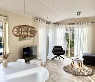 Groot Valkenisse Ski Chalet | Chalet Sirun Strandcamping Valkenisse, Biggekerke