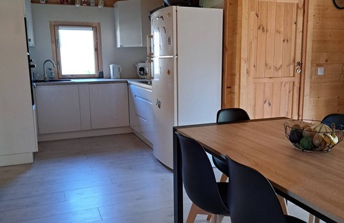 Marcilly-sur-Eure Ski Chalet | Chalet Spacieux au Cœur D'un Domaine