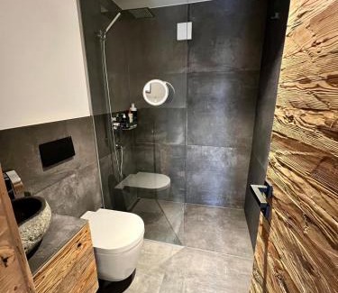 Blausee Apartment | Chalet Spatz Garden near Oeschinen Lake