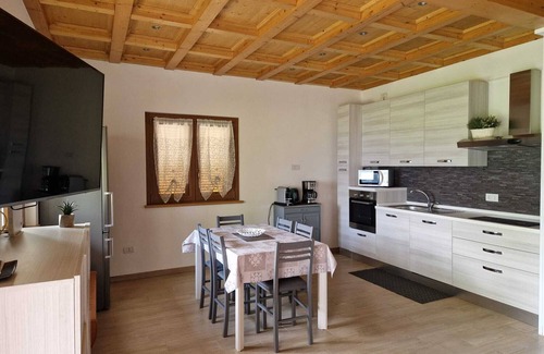 Stazzona Ski Chalet | Chalet Stazzona, Casa a Punta, surrounded by greenery 5 minutes from Lake Como.