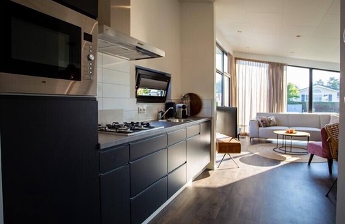Scharendijke Ski Chalet | Chalet Strandloper L09 privately situated near sea and beach