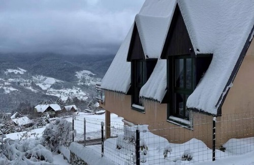 Kruth House | Chalet-style house in the heart of nature