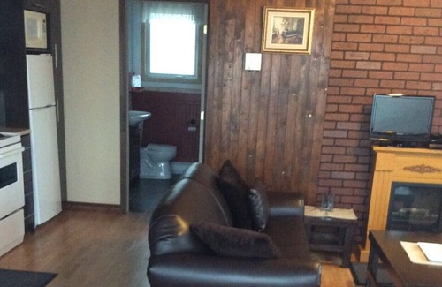 Larouche Cottage | Chalet sur le bord du lac d'une chambre Le Marie-Kate