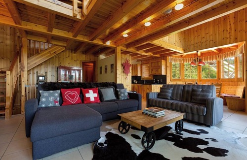 Riddes Ski Chalet | Chalet Teremok - Hot Tub & Sauna - Great for Families