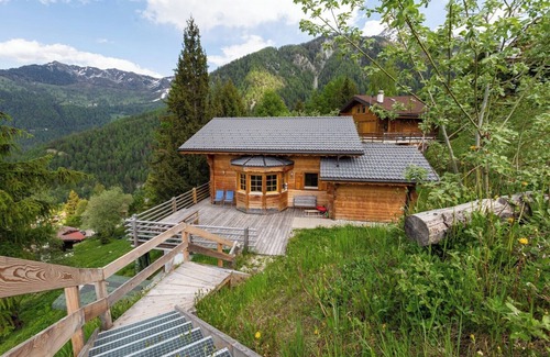 Riddes Ski Chalet | Chalet Teremok - Hot Tub & Sauna - Great for Families