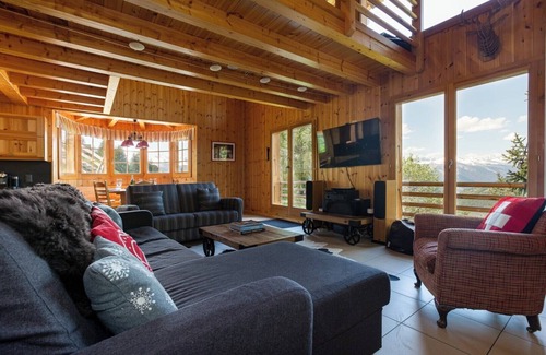 Riddes Ski Chalet | Chalet Teremok - Hot Tub & Sauna - Great for Families
