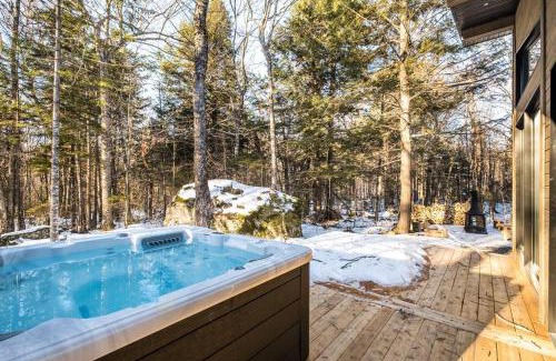 Lac Superieur Village Ski Chalet | Chalet TERRE en harmonie avec la nature, Tremblant