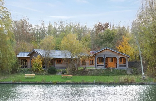 Zoutkamp Ski Chalet | Chalet the Kingfisher on small nature campsite 't Ol Gat